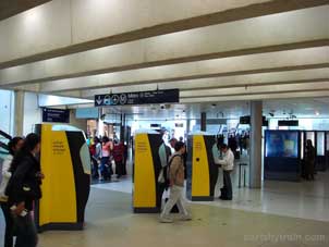Metro RER Ticket Machine Hall Gare du Nord Niveau -1