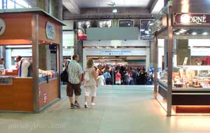 Gare Montparnasse Metro entrance signs