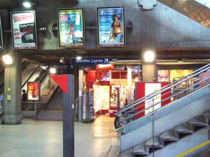 Gare Montparnasse Main Train lines sign