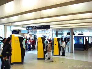 Metro RER Ticket Machine Hall Gare du Nord Niveau -1
