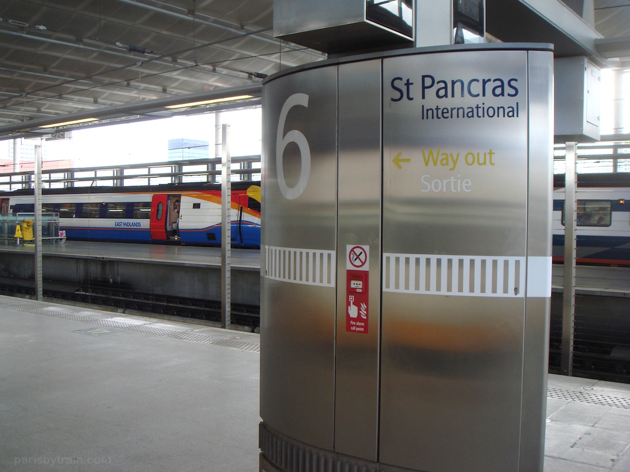 Eurostar station at St. Pancras signpost