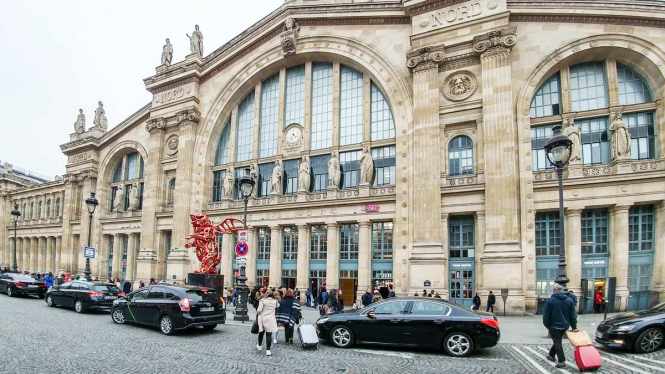 Paris Gare du Nord train station front facade