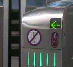 navigo-only-paris-metro-fare-gate