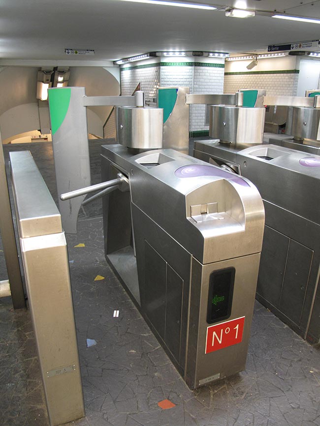 paris-metro-turnstile-barrier