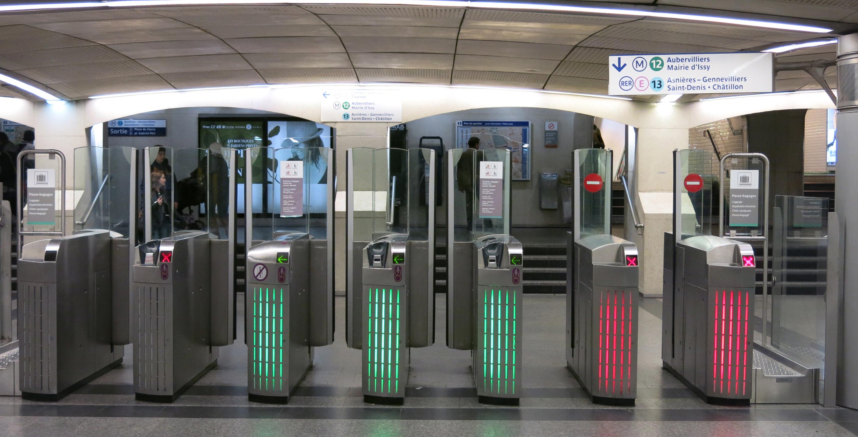 paris_metro_faregates Paris by Train