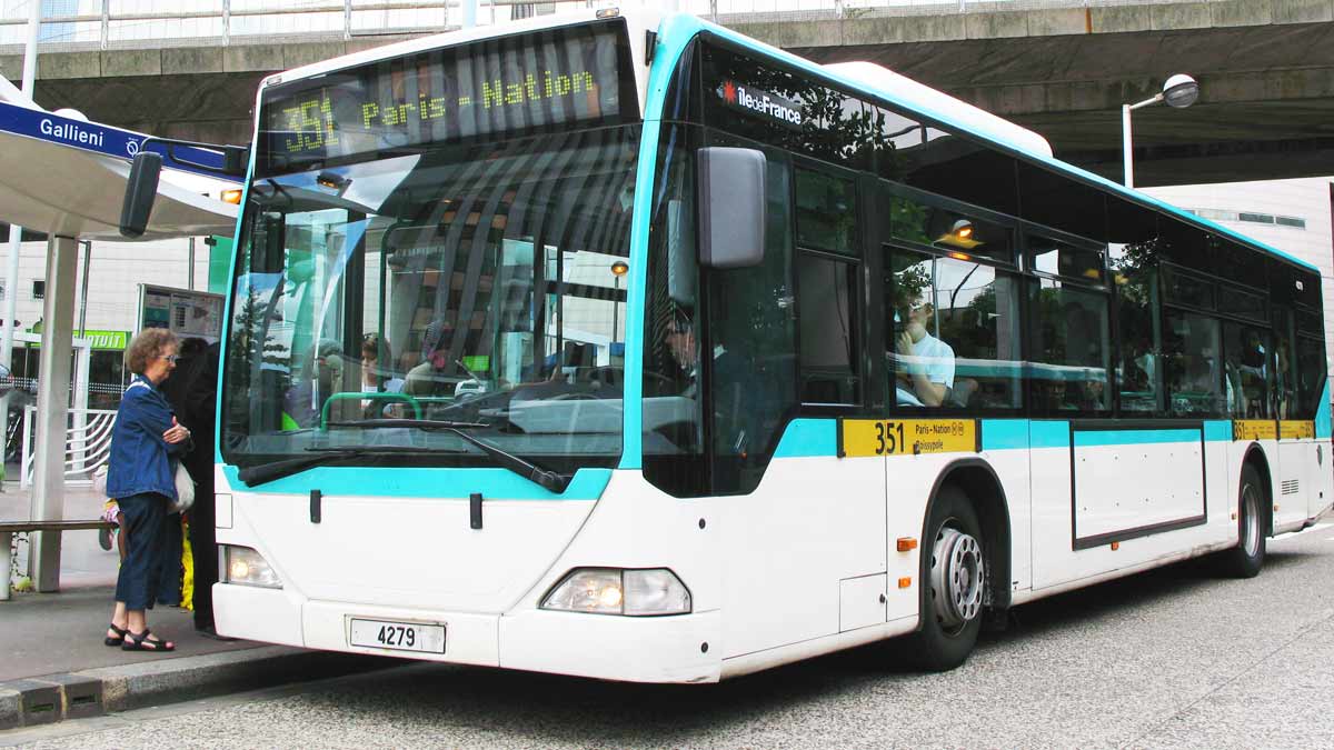 Paris City Bus 351 to CDG Airport T1 T2 T3