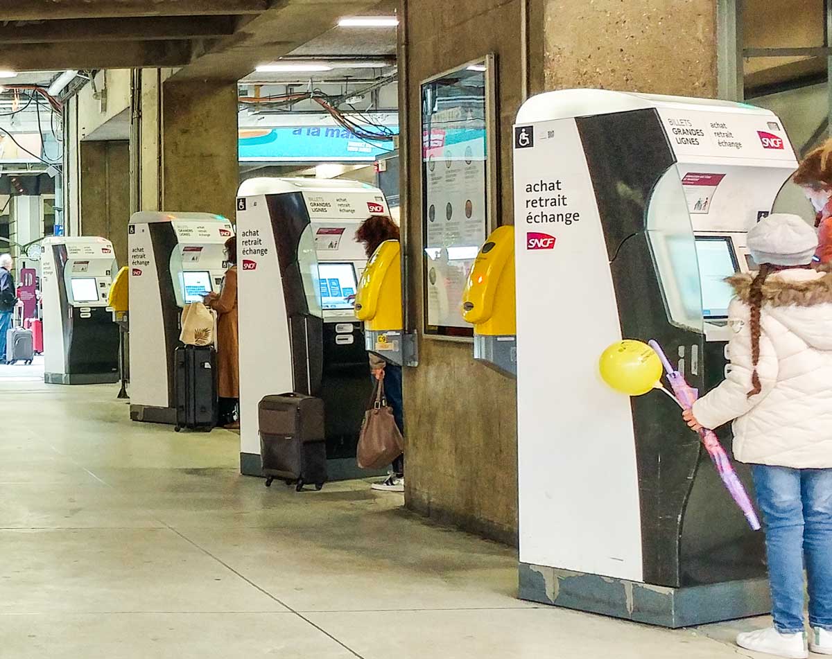France TGV & Intercity Train ticket machines in Gare Montparnasse