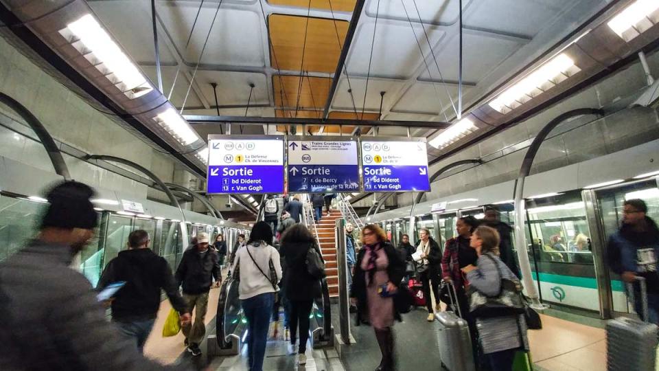 Paris Metro exit signs from platform